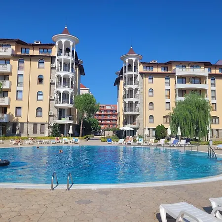 Royal Sun Apartment *